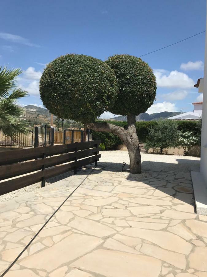 Villa Lilly Peyia Exterior foto